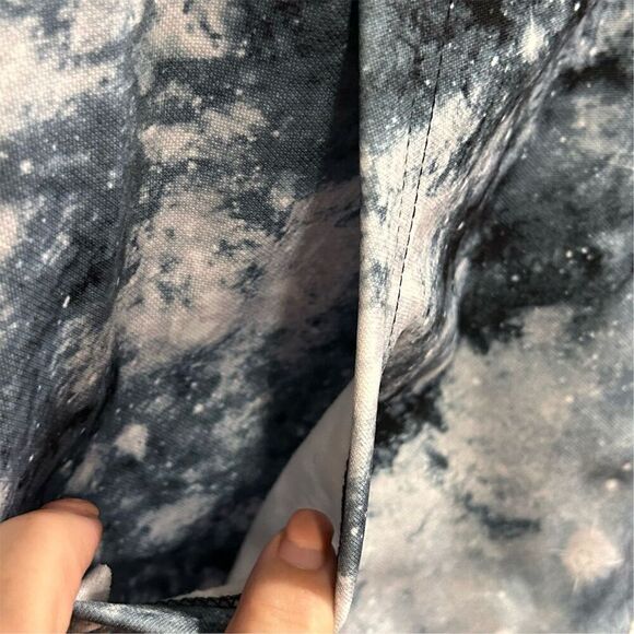 Into the AM Men's Multicolor Space Star Print Pullover Hoodie M - Picture 5 of 16